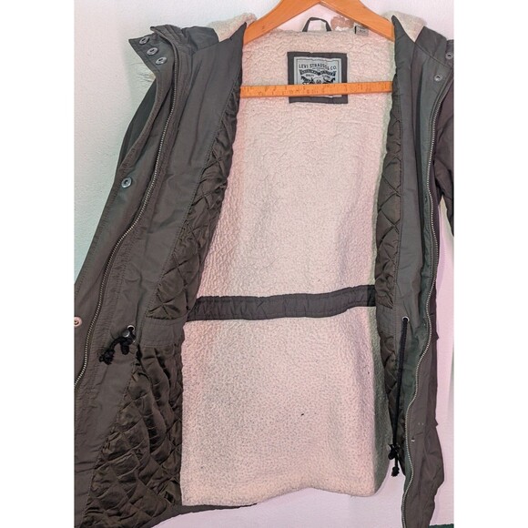 Levis Jacket Green Sherpa Lined Parka Jacket Faux Fur Trim Hooded Size XS (A28) - Picture 2 of 5